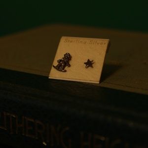 VINTAGE STERLING SILVER LITTLE PERSON SKIING AND A STAR MADE IN THAILAND